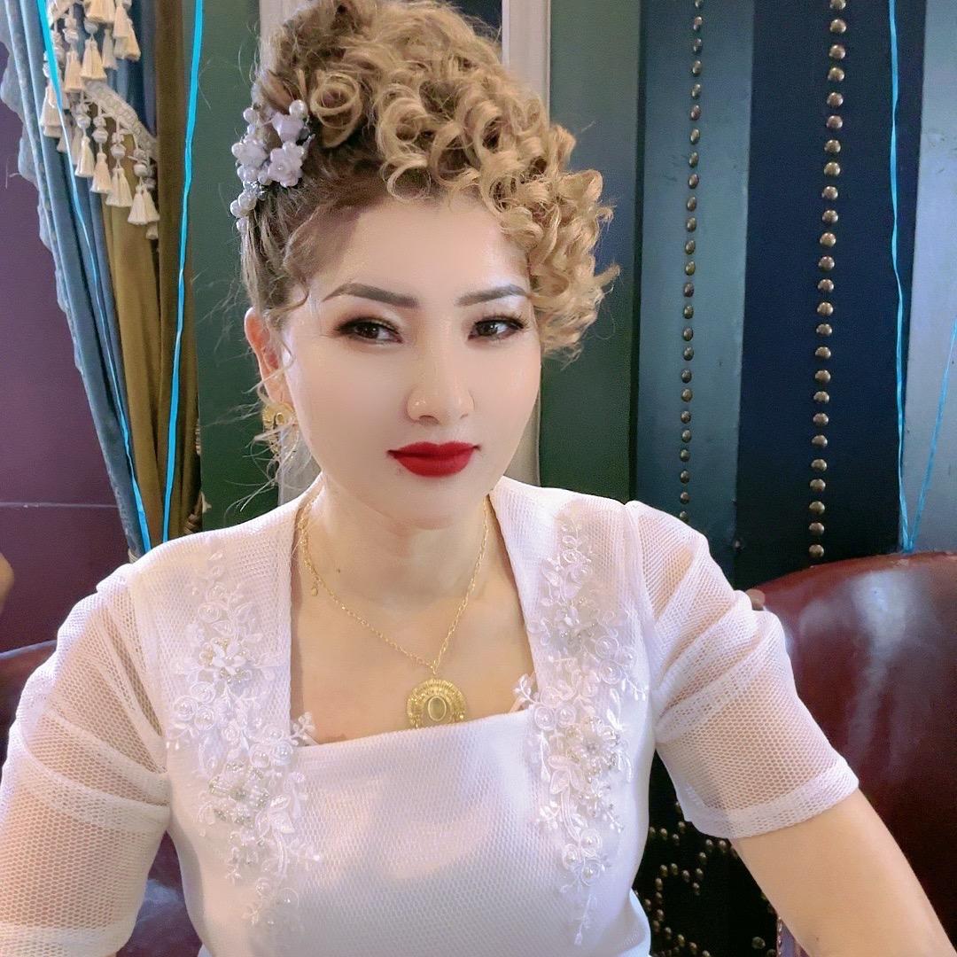 月晶晶婚庆用品销售部