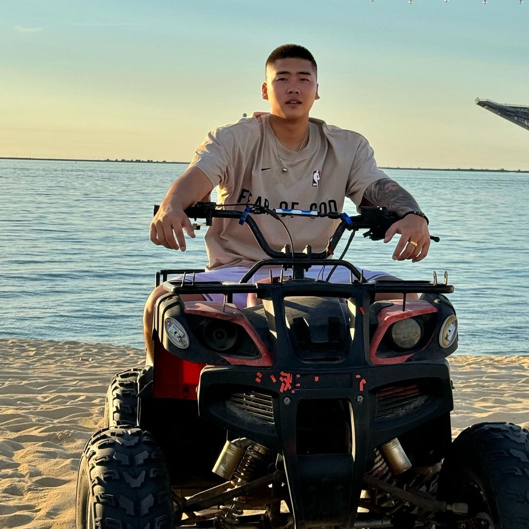 李宇航，