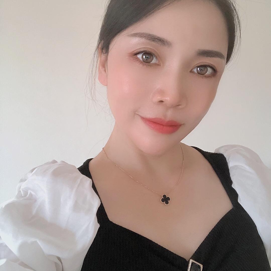 菲菲吖