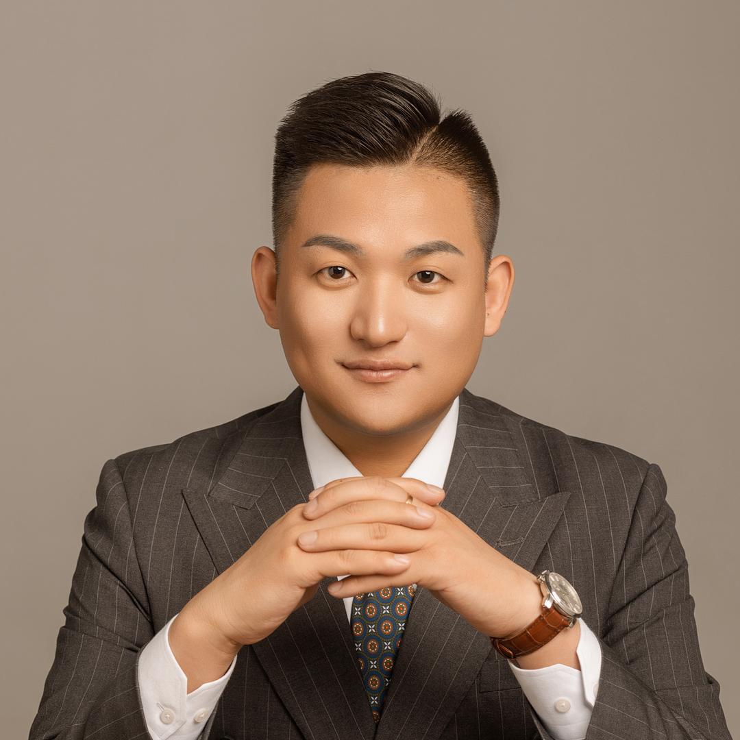 MIC·主持人李冰