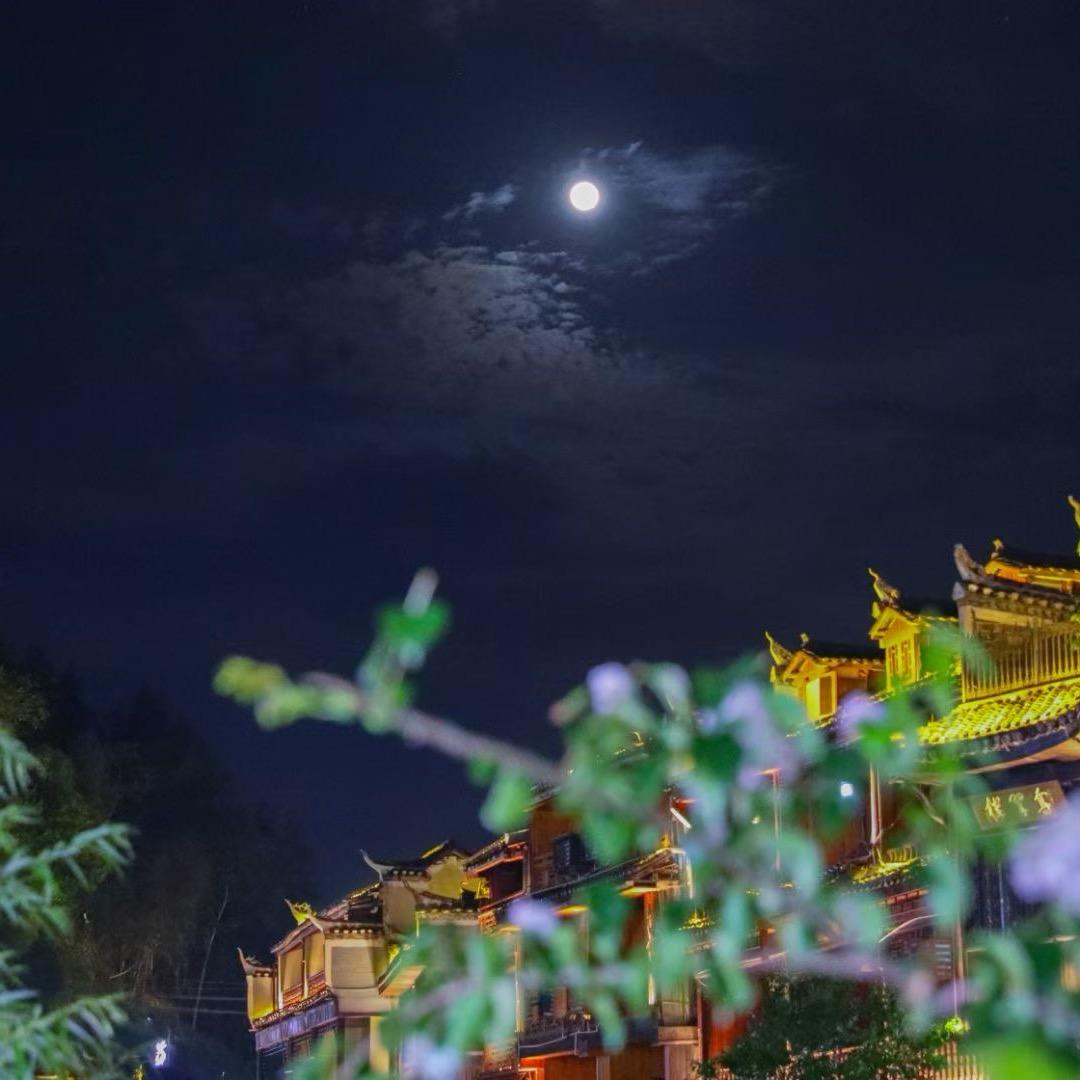 凤凰古城民宿主理人