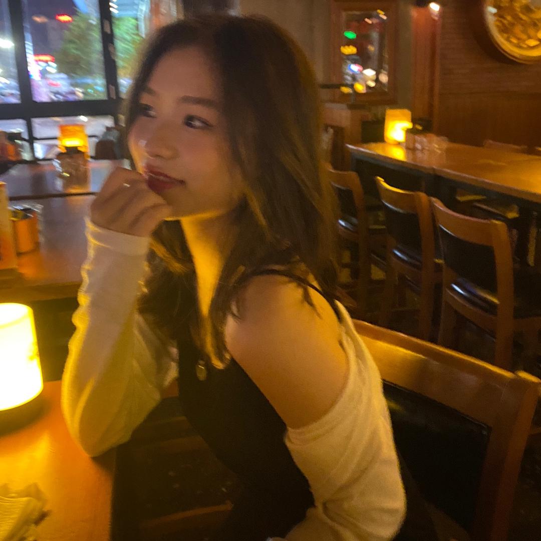 壹九柒柒服饰（售后问题晚上七点再找）