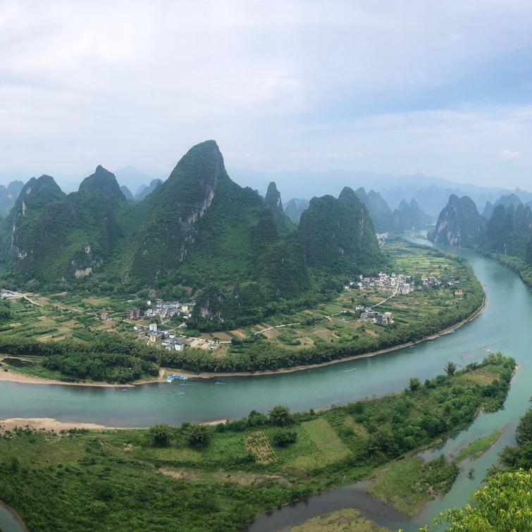 一步两步压马路。