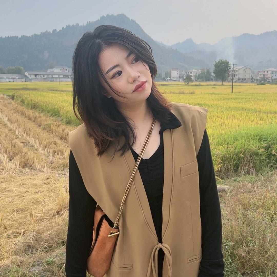 喵喵爱喝水杯
