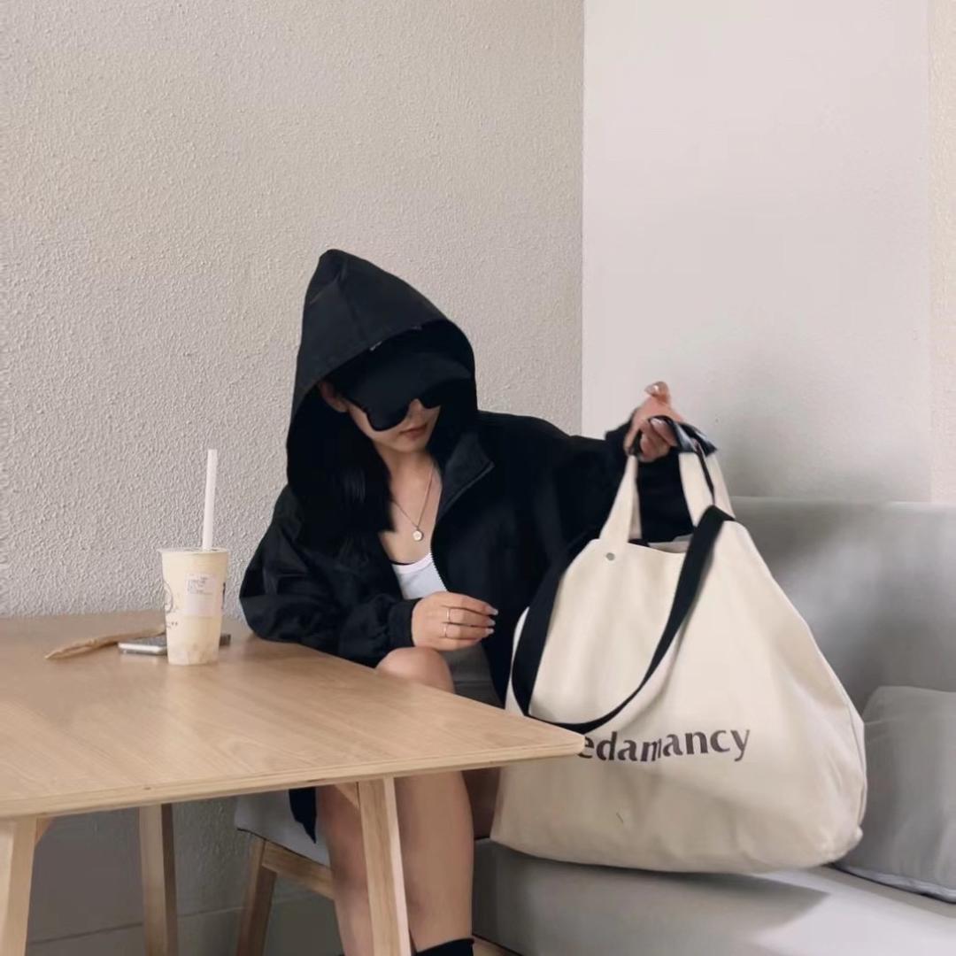 偲玥服饰批发店