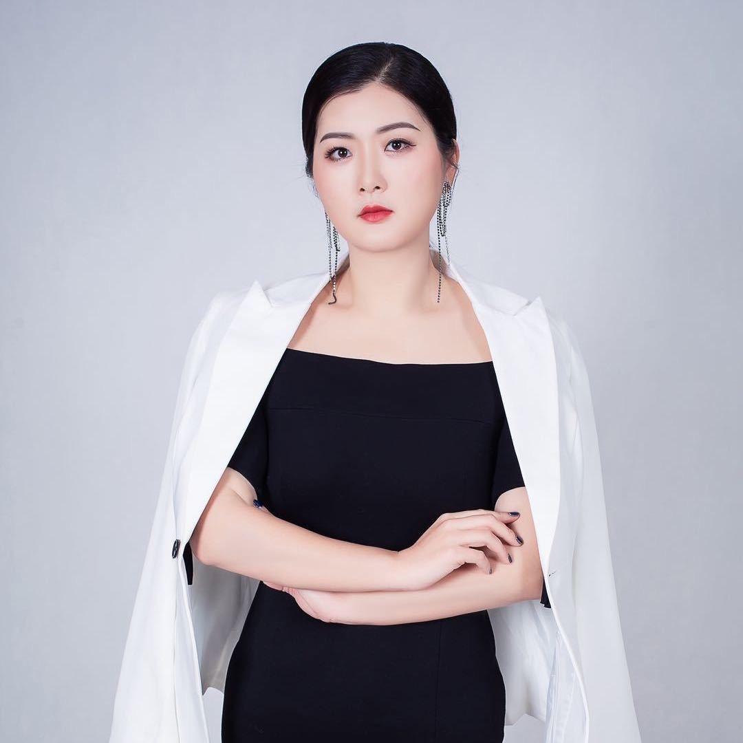 霖怎么这么饿