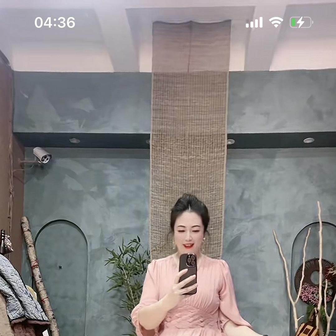 彩依实体女装店