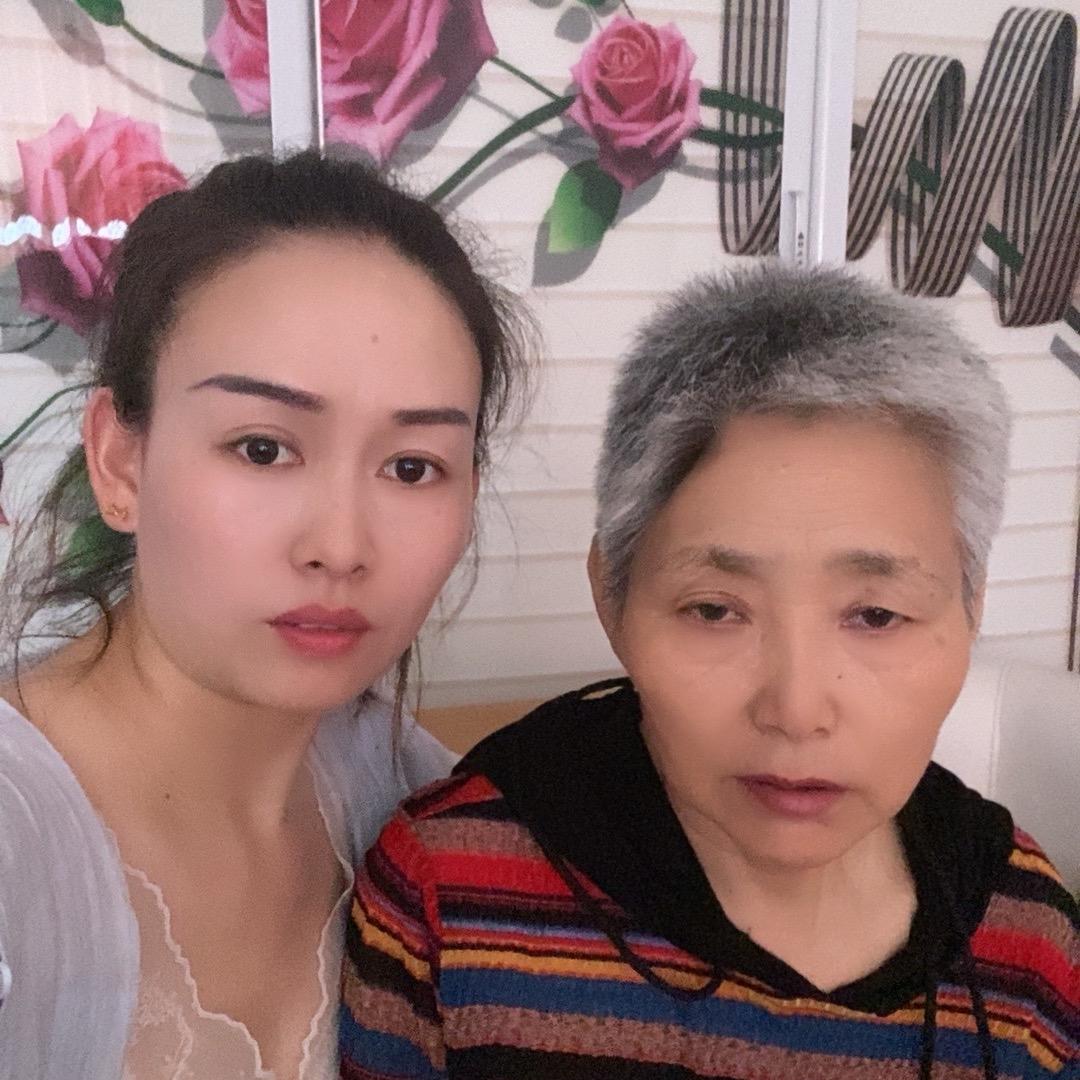 小藏的偏瘫婆婆