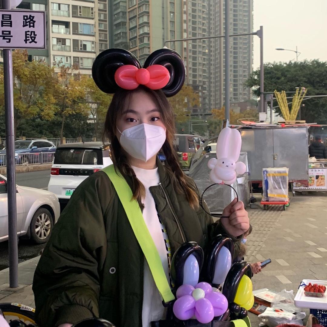 呦狸雯