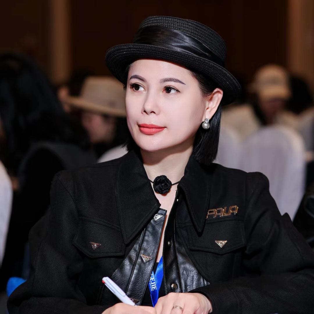 苍南县宜山阿春女装店