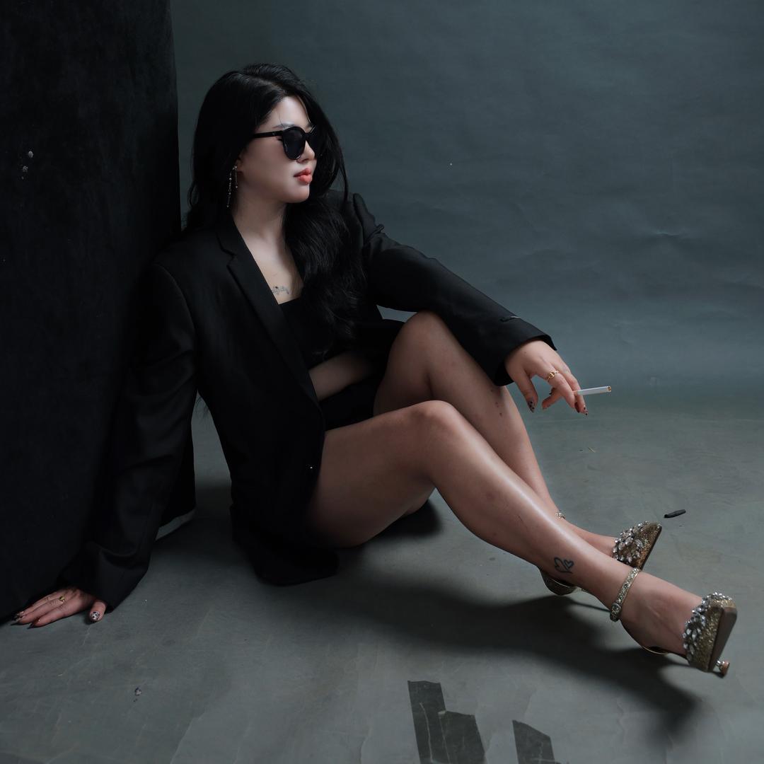 如意小姐姐💕『独来独往』