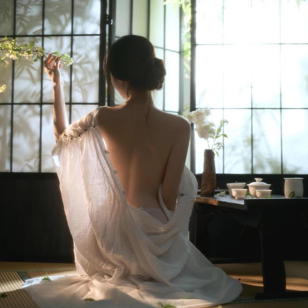 破碎的美少女