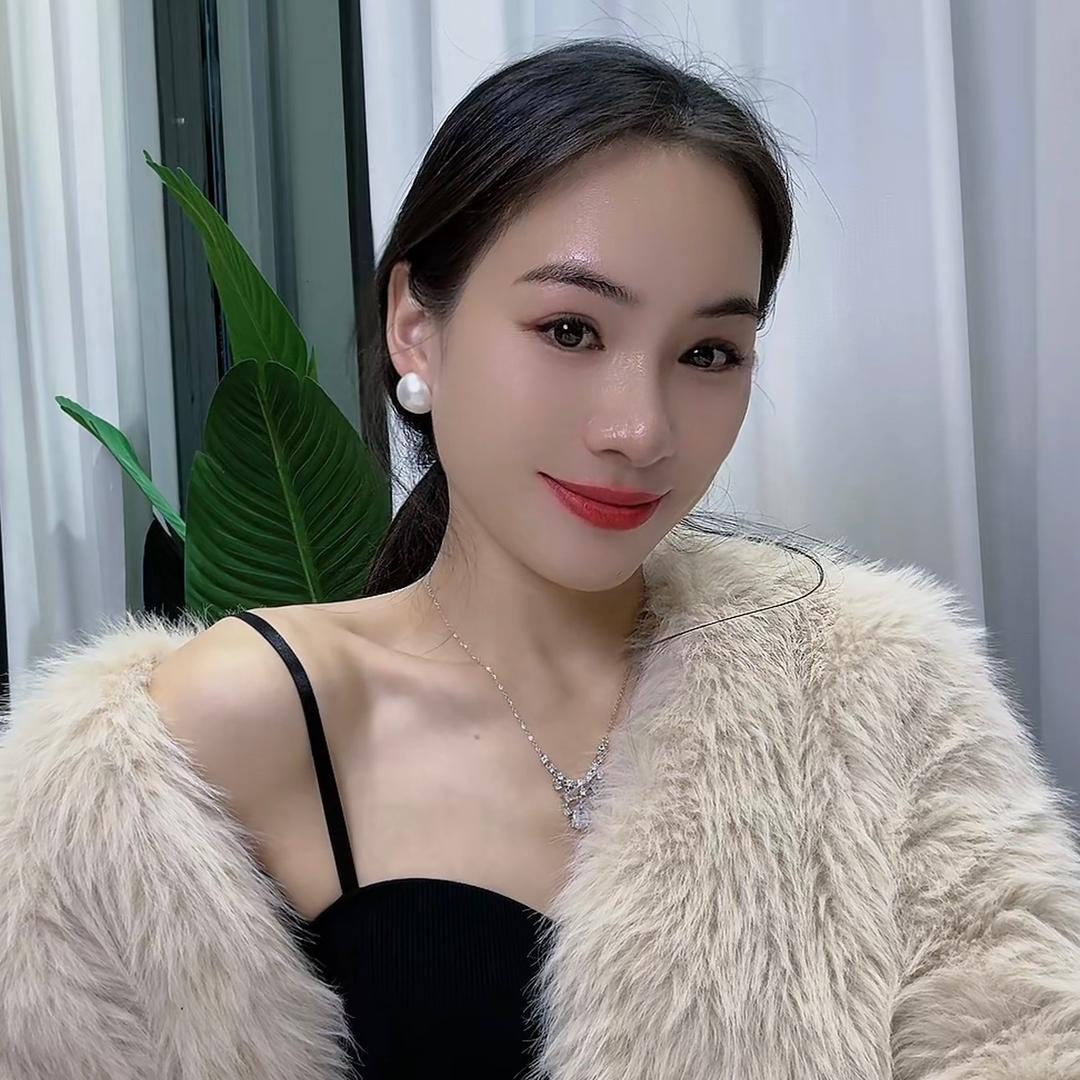 石小姐服饰