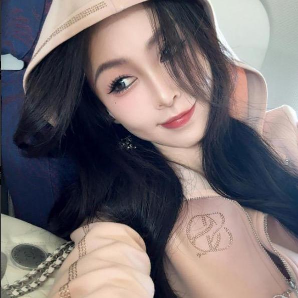 余潇潇时尚穿搭