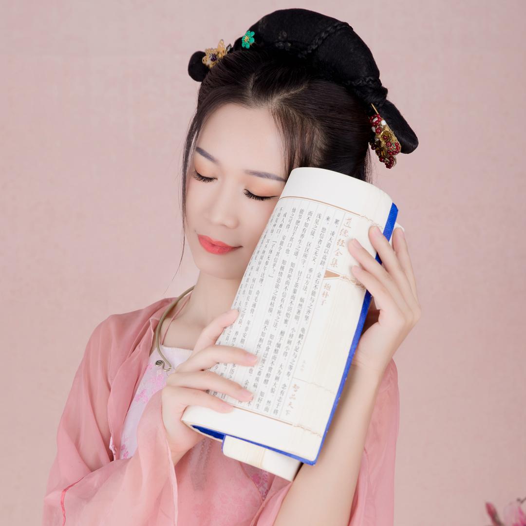 导游江雪