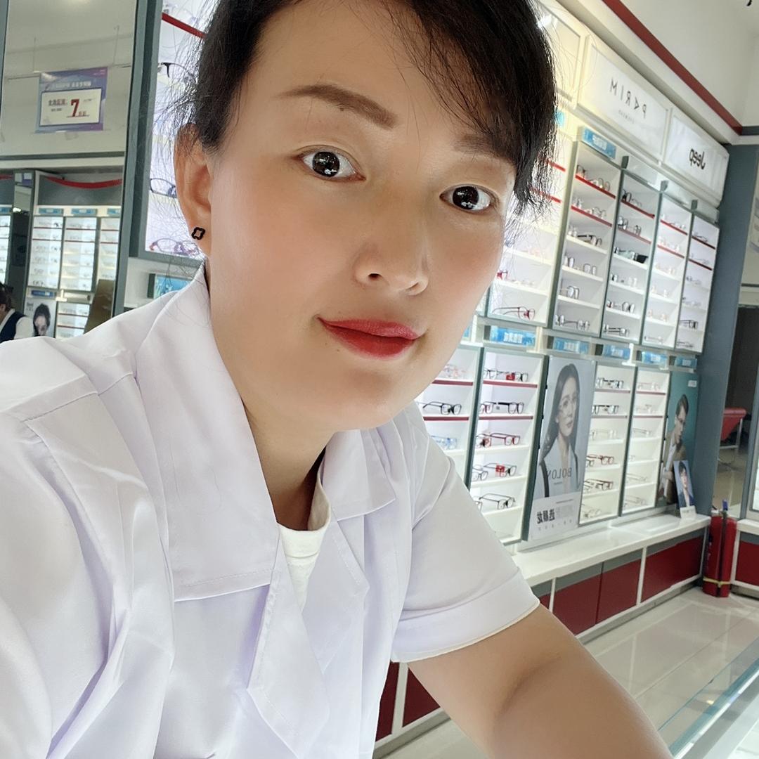 宝视达眼镜李莉莉