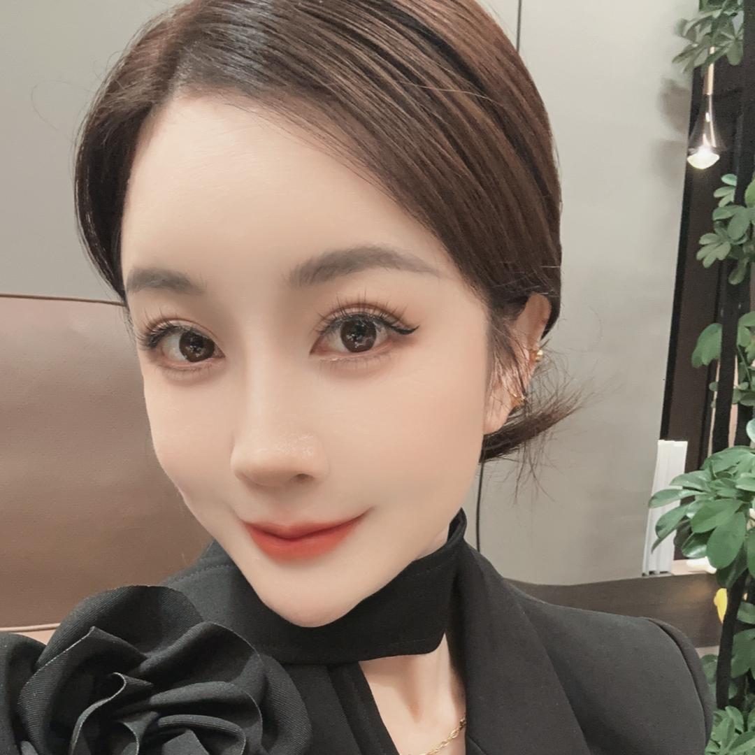 巧家开婚纱店的婷姐