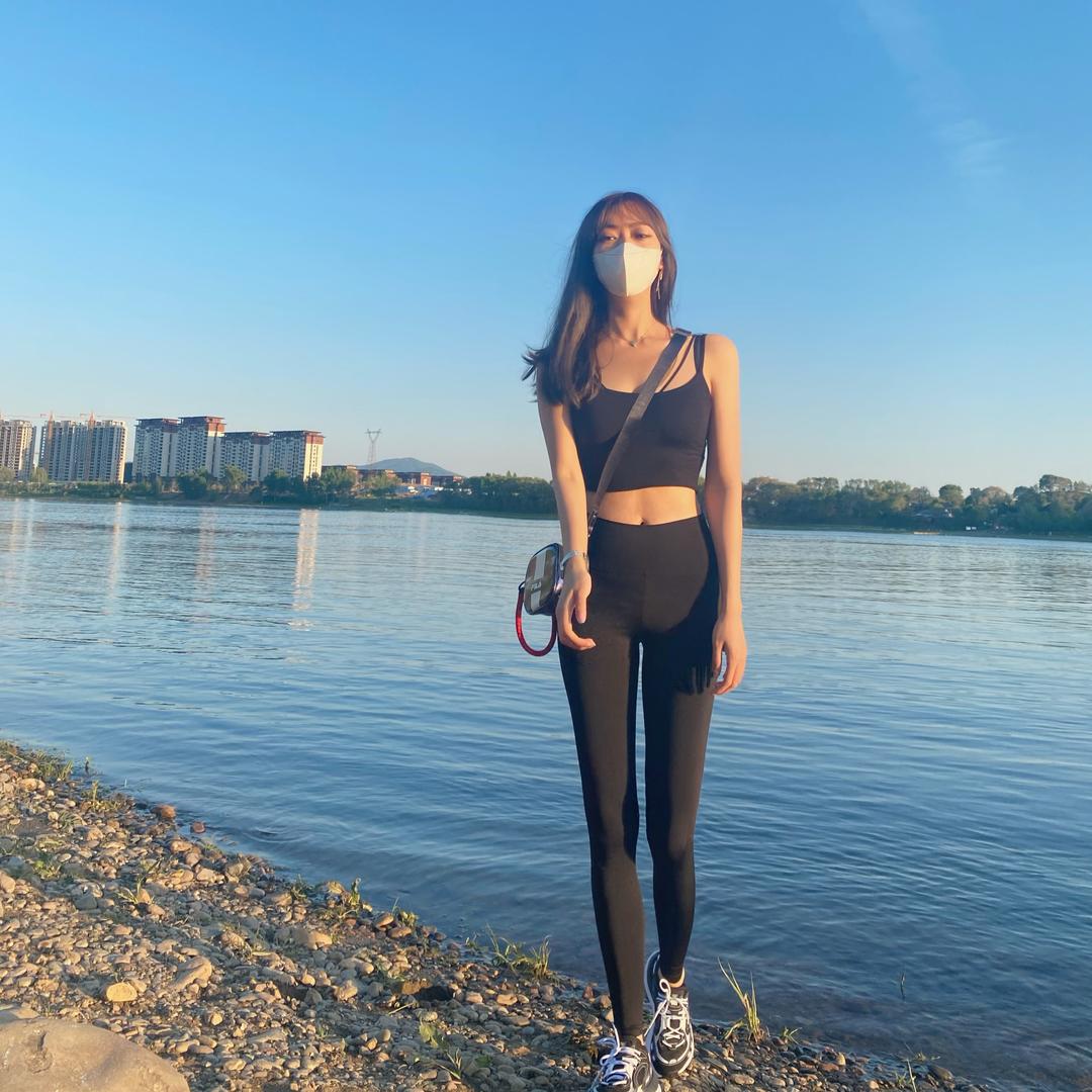 圆脸的美丽👑