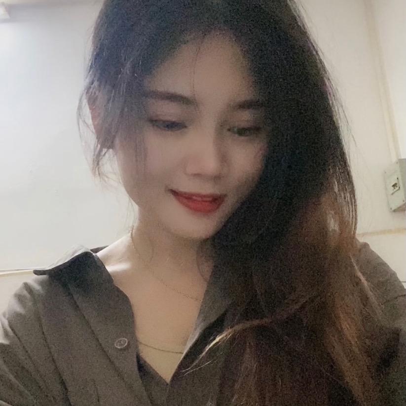 嫣然