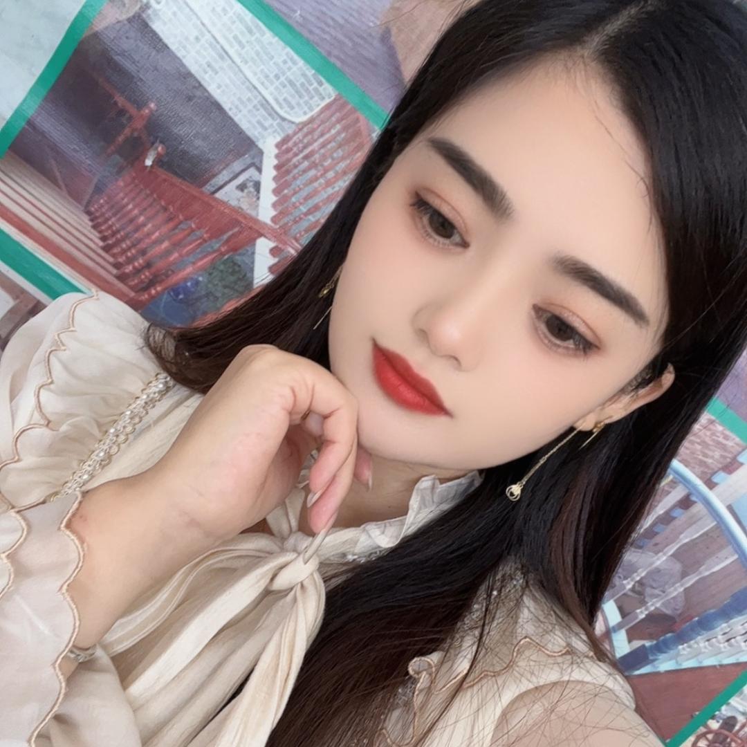 大眼妹