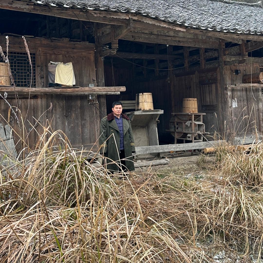田梓威山货