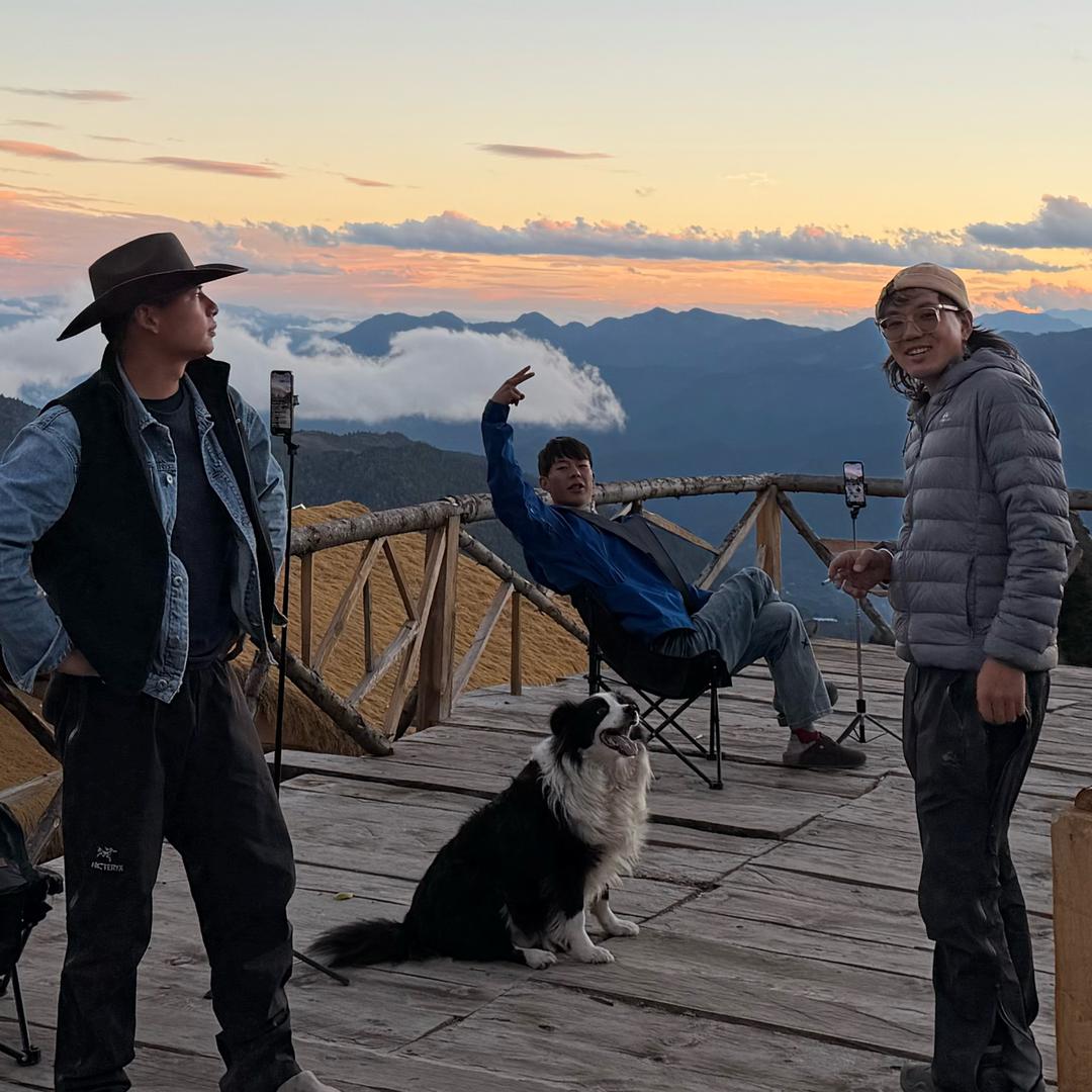 哈巴西坡云边小木屋