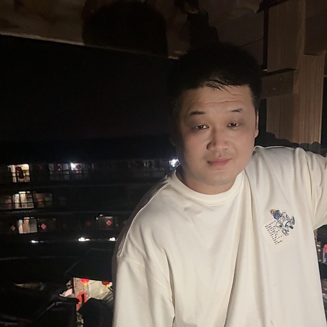 王源（小眼睛犬舍）