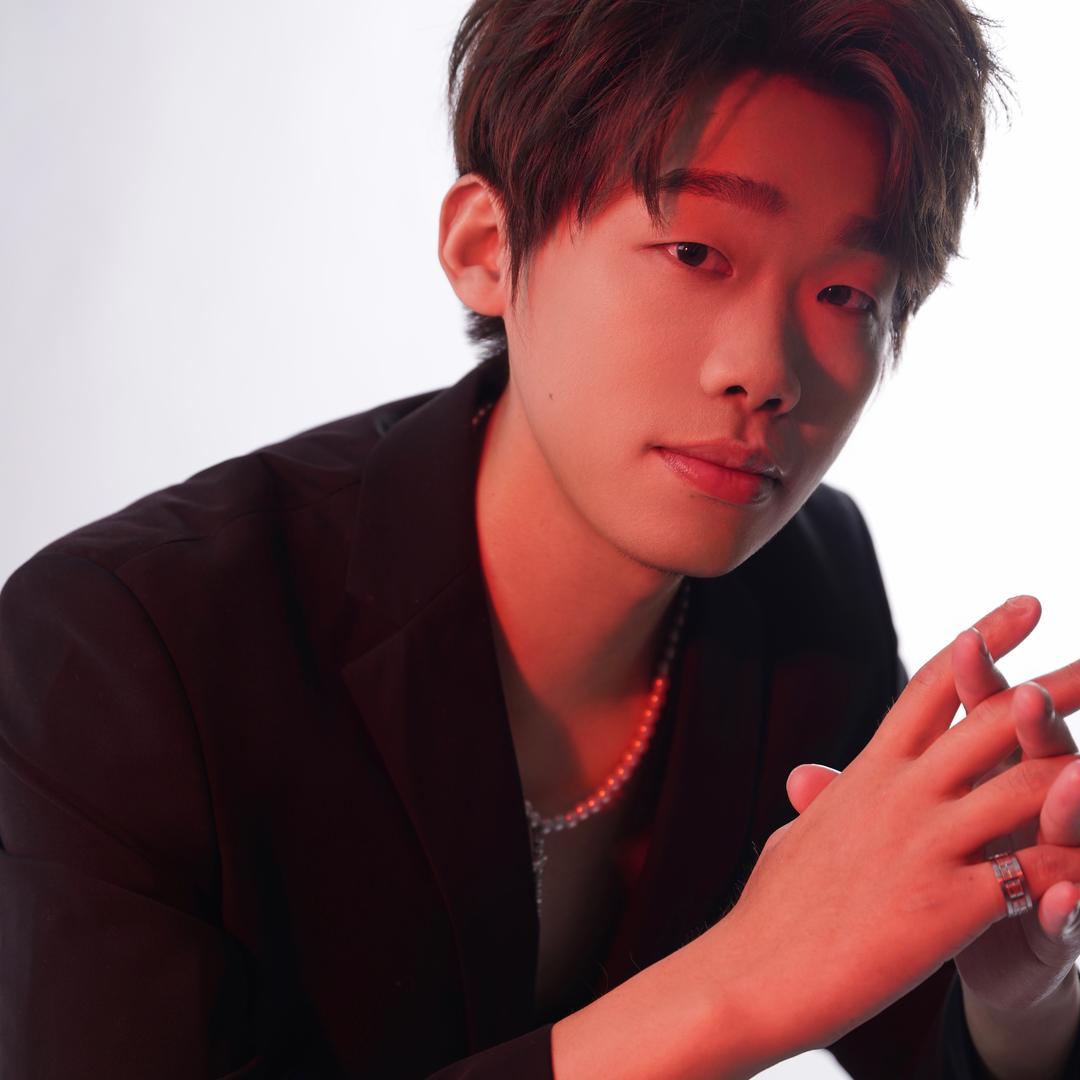 藤野造型——乌鸦哥专注烫发染发