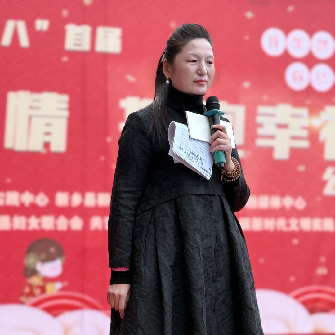 西石碑村红娘书记