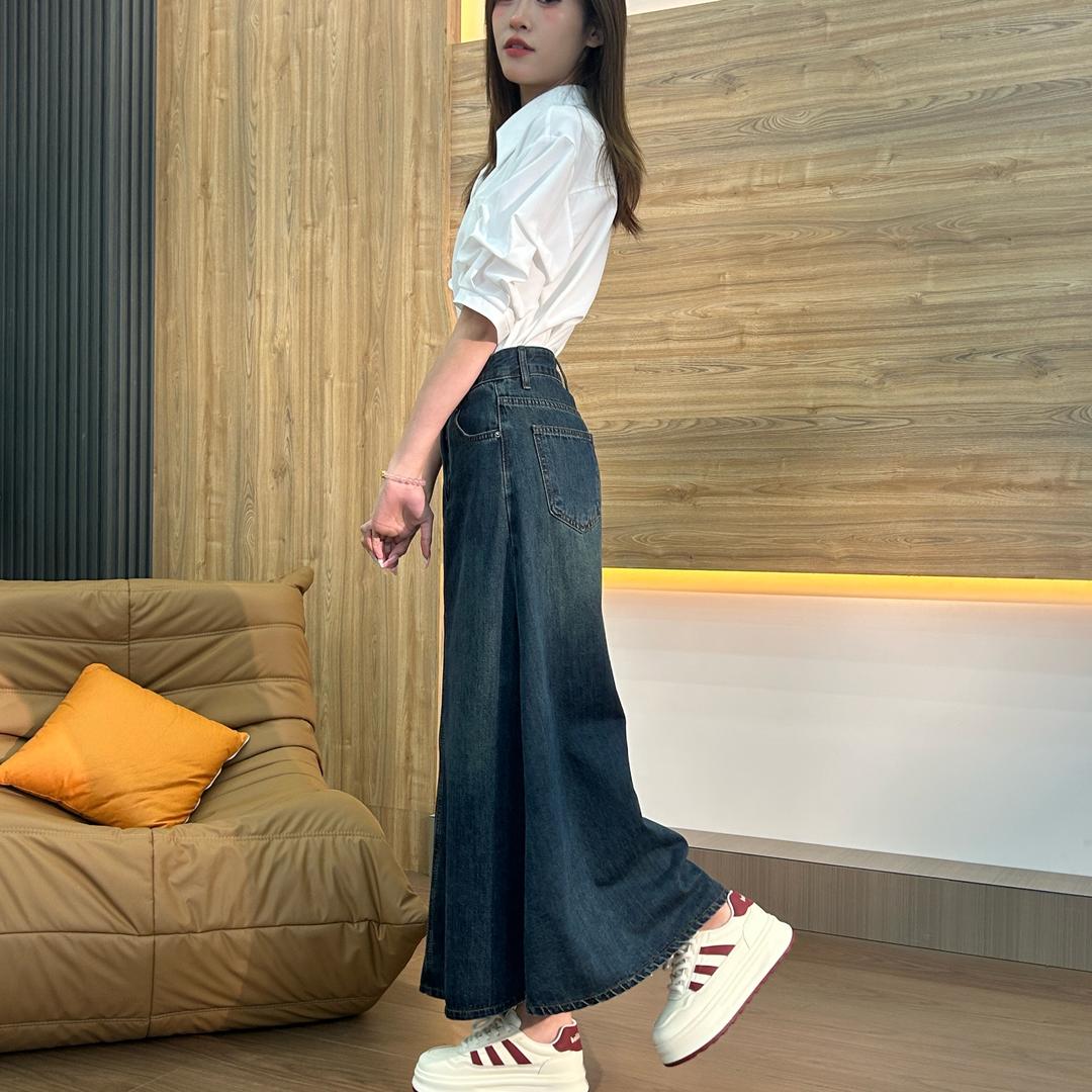 燎辉服饰霞霞