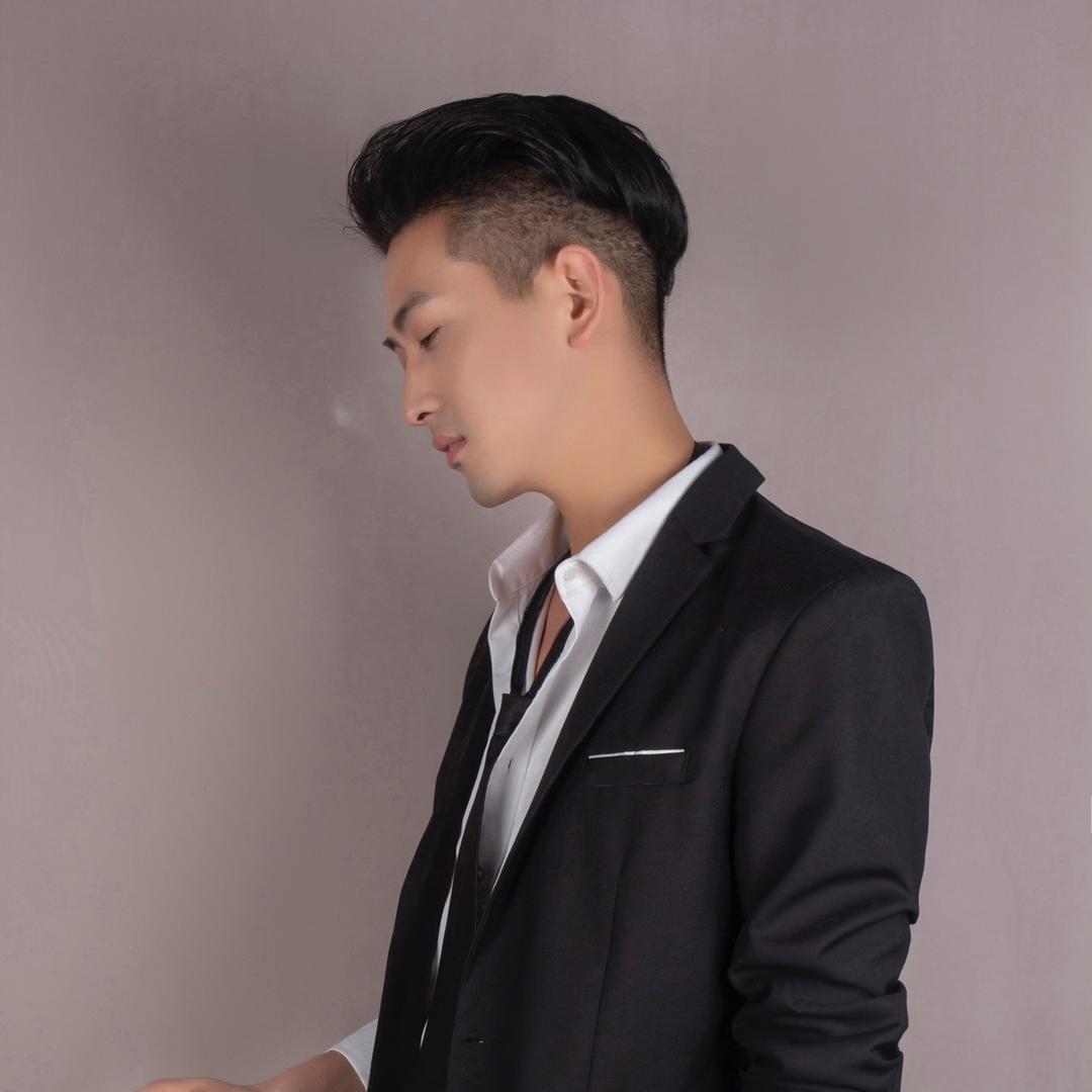 .情歌吴小辉