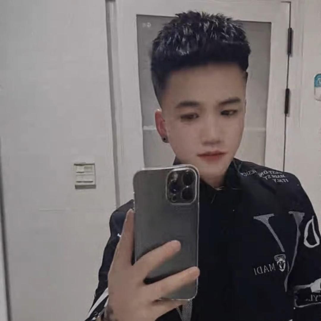 山沟沟里的男孩