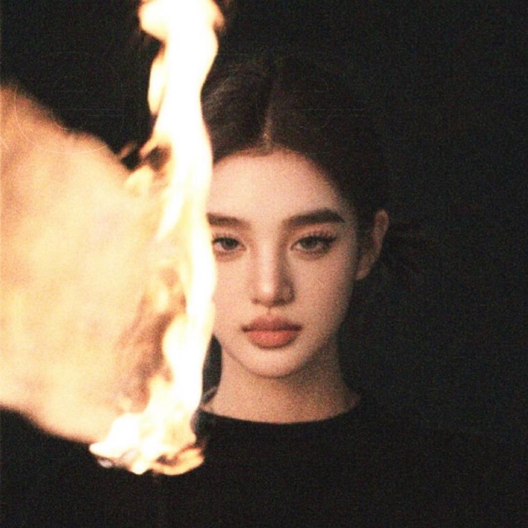 .  𝟴W