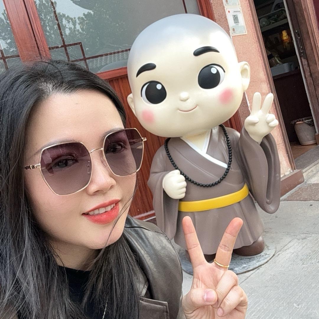 美颜堂阿容（噶双眼皮版）