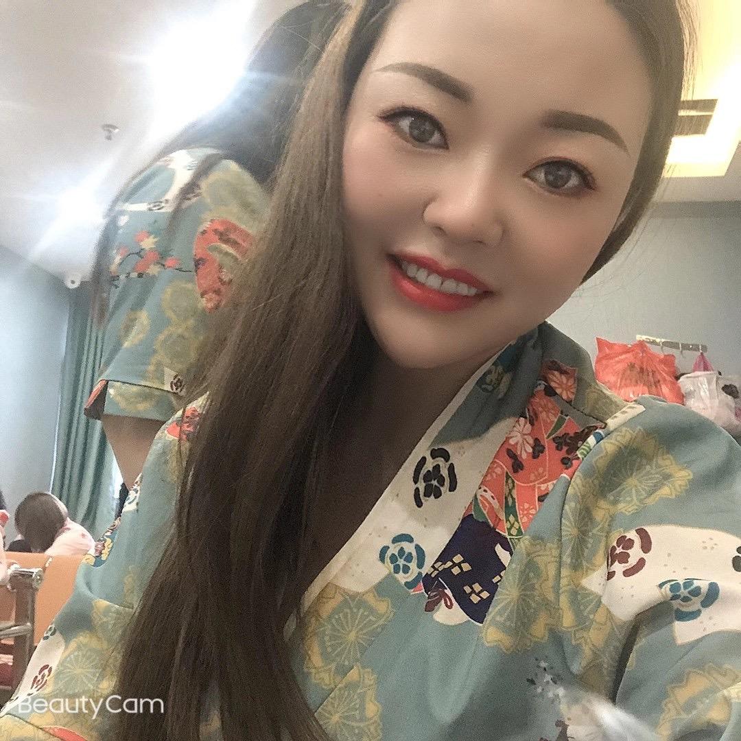 爱笑的。 燕子