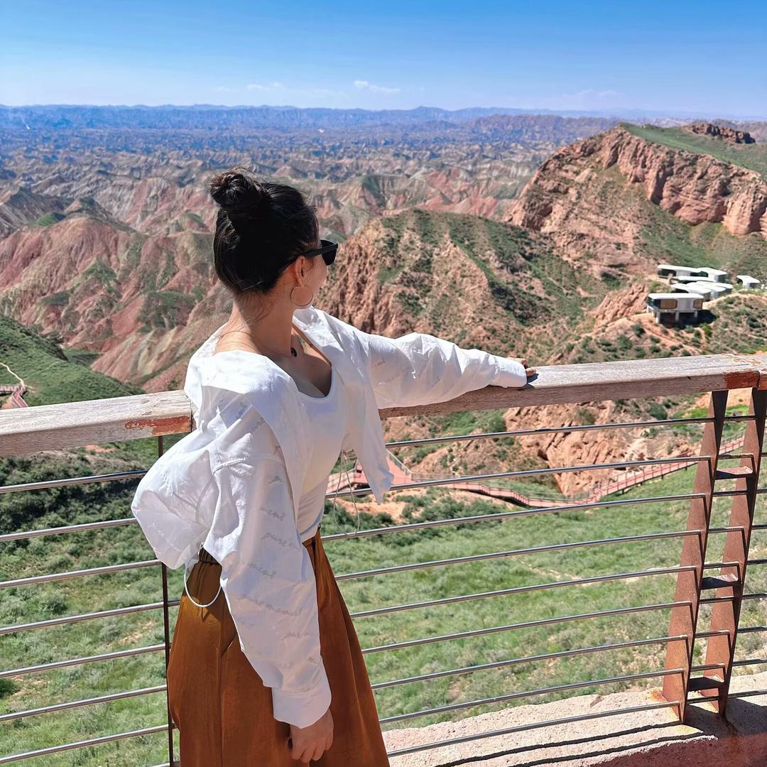 羽凤焕颜居  鳯