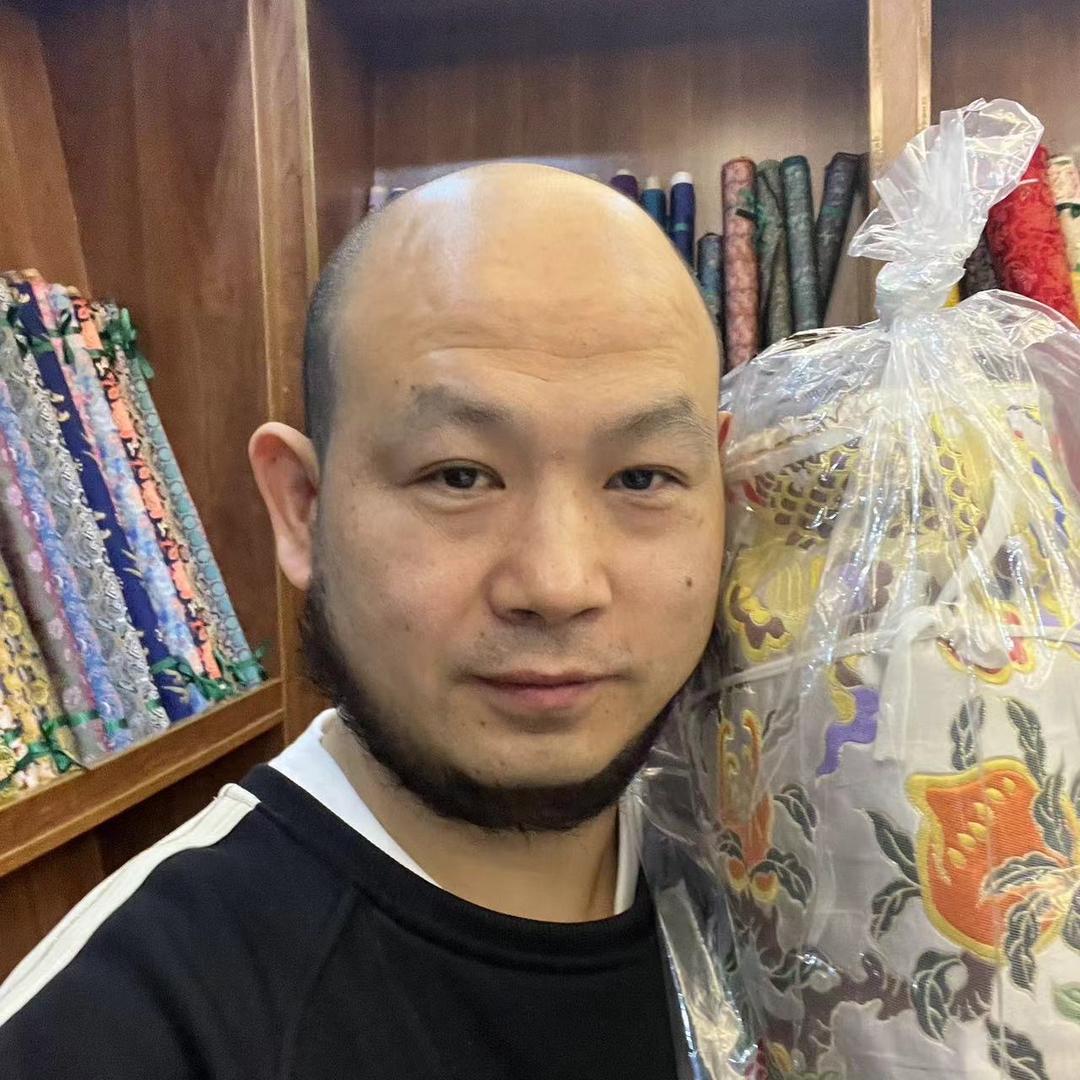 招歌丝绸