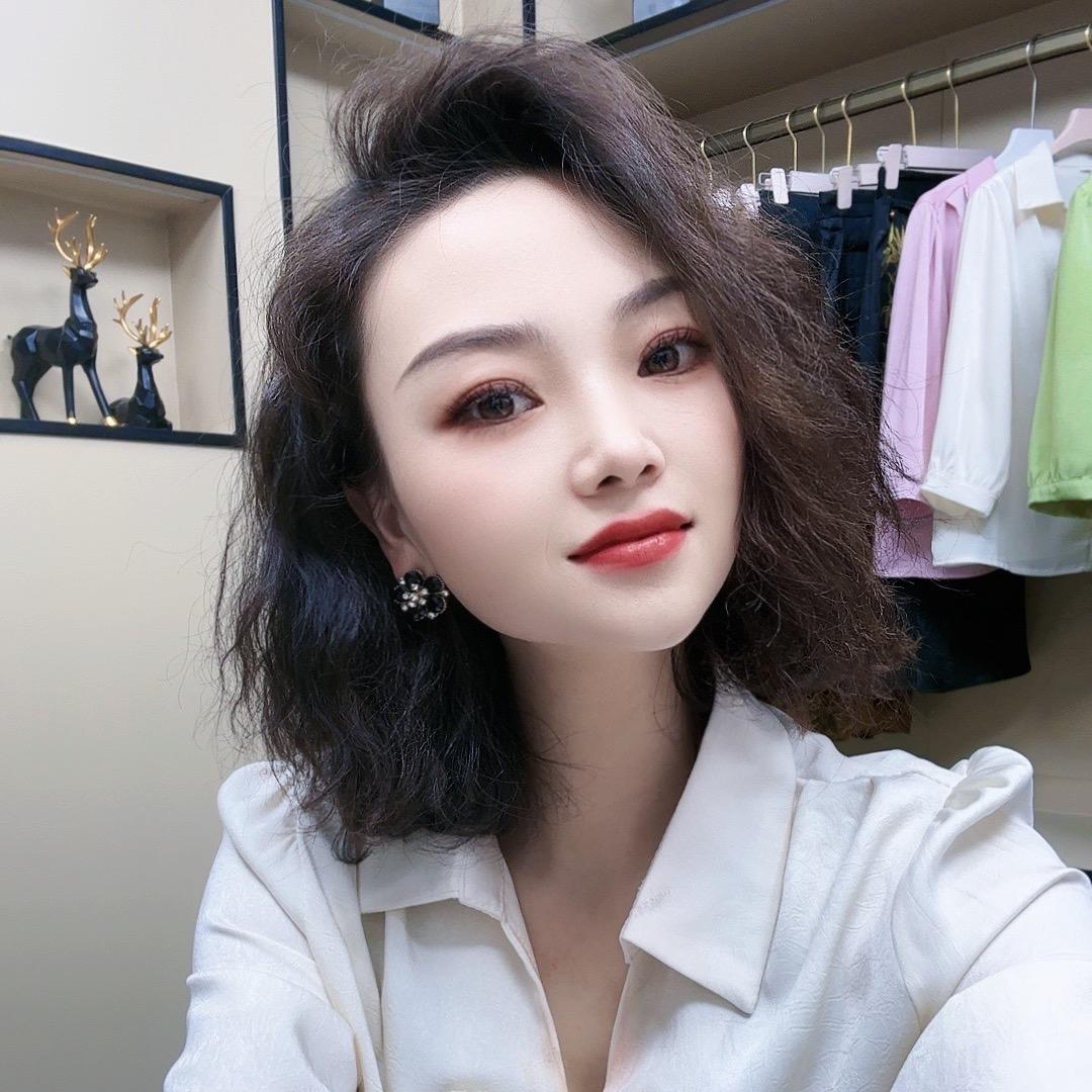 刘小丽妈妈装