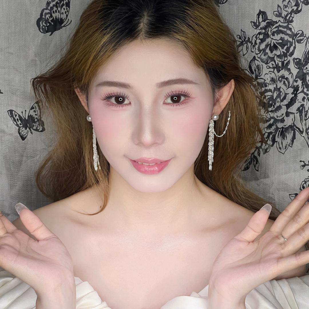 张依依
