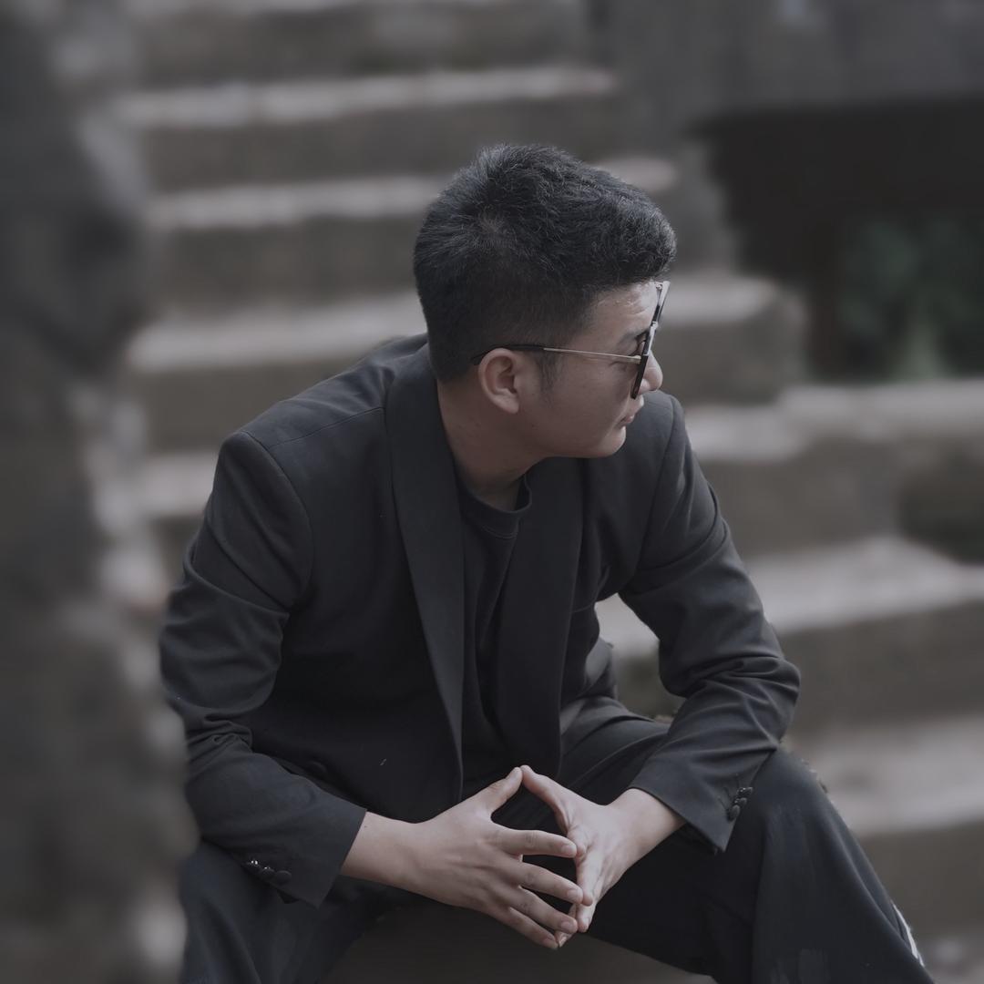 磊磊烫发设计-理发店