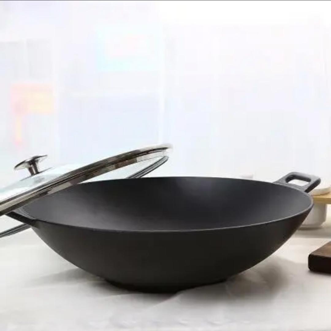传统老式生铁锅