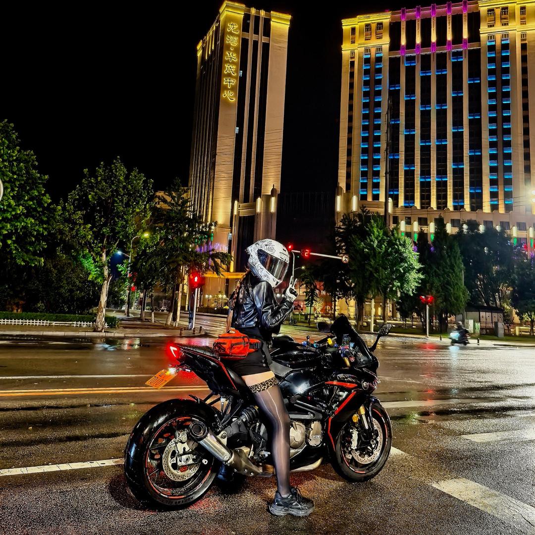 欣哥🏍️