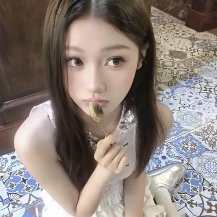 是君君呀呀呀