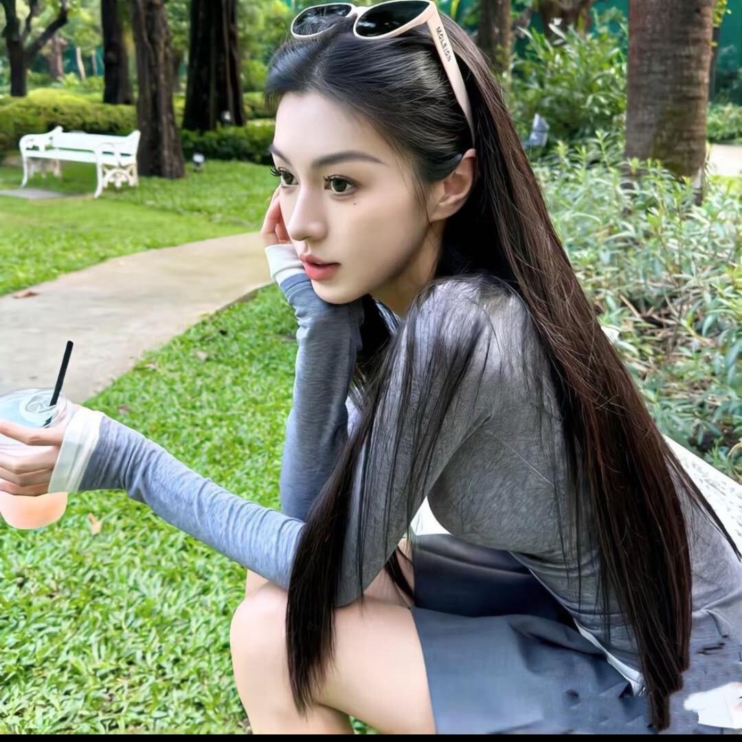 腼腆小美.