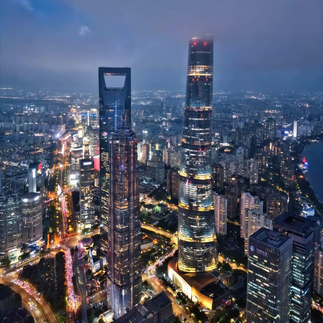 米兰Lucky奢品店