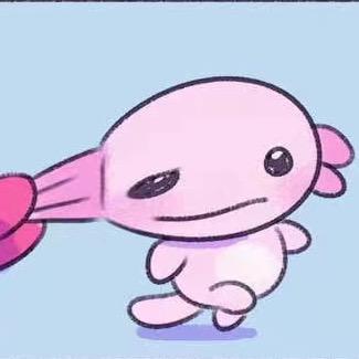 被螃蟹夹住脸的娃娃鱼