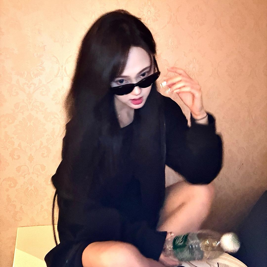 婷婷.