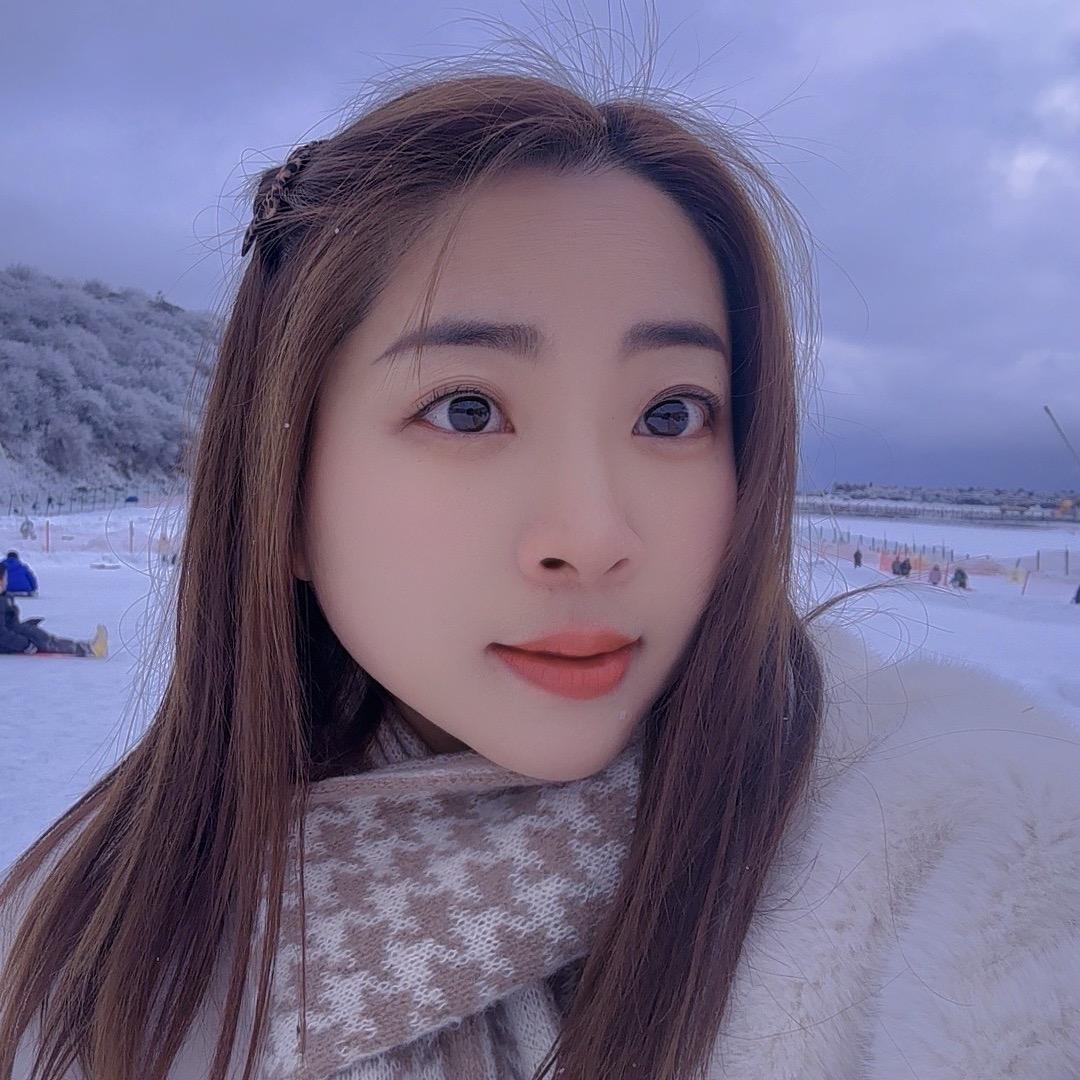 露露(夹关首座KTV)