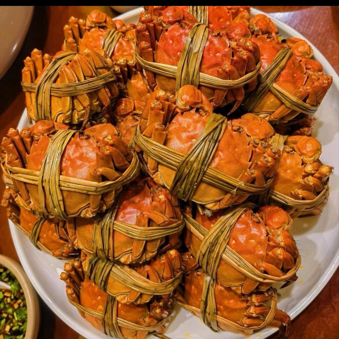 昆鹏遨游大闸蟹