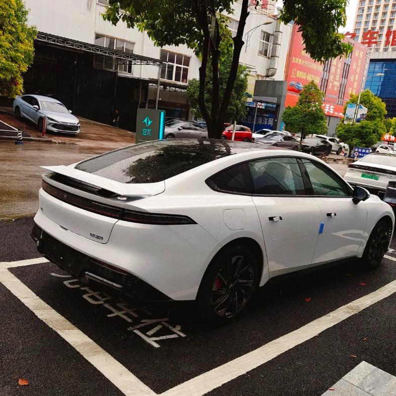 派派的007.